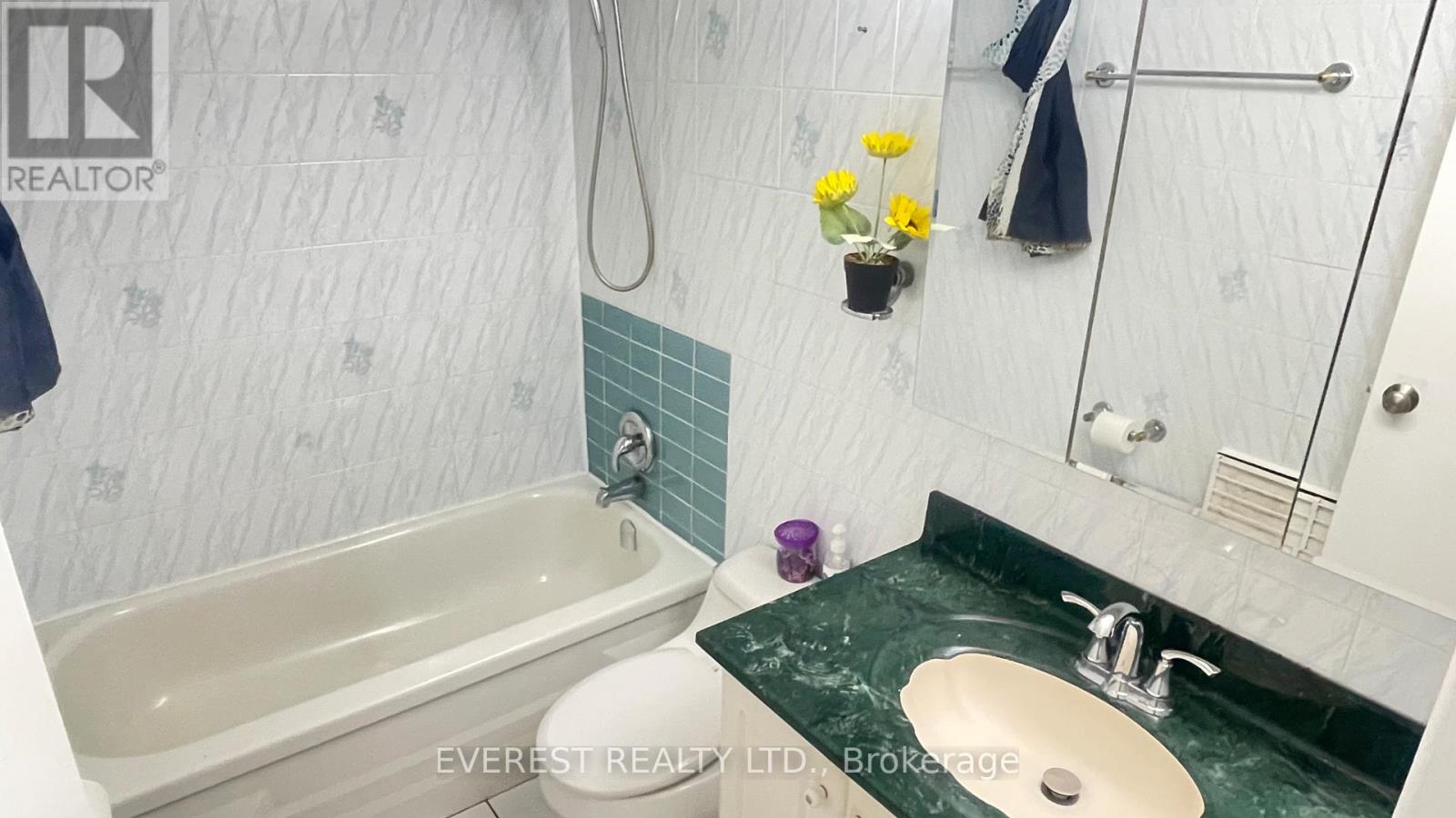 1705 - 3 Massey Square, Toronto, Ontario  M4C 5L5 - Photo 6 - E12758216