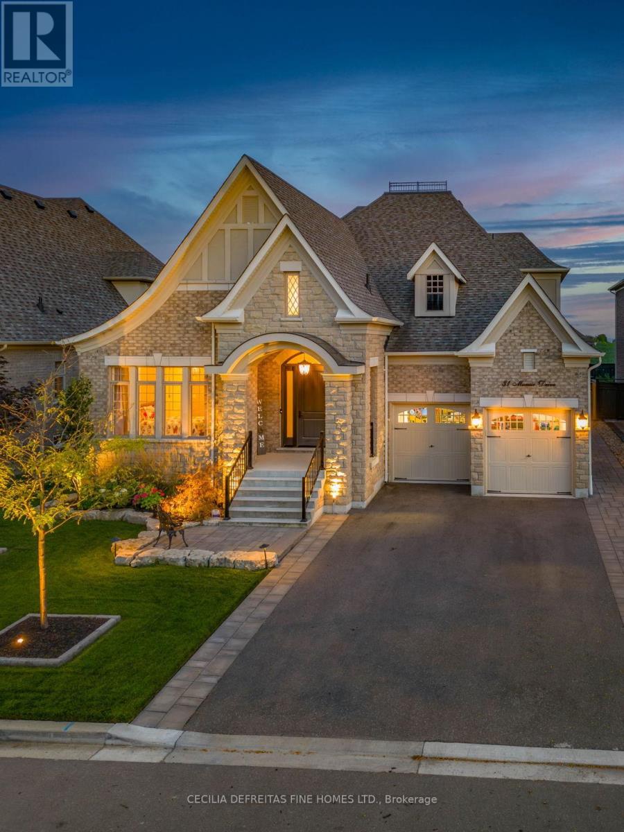 31 MUNSIE DRIVE, King, Ontario