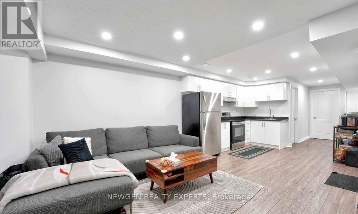 68 Root Crescent E, Ajax, Ontario  L1T 4M3 - Photo 2 - E12722702