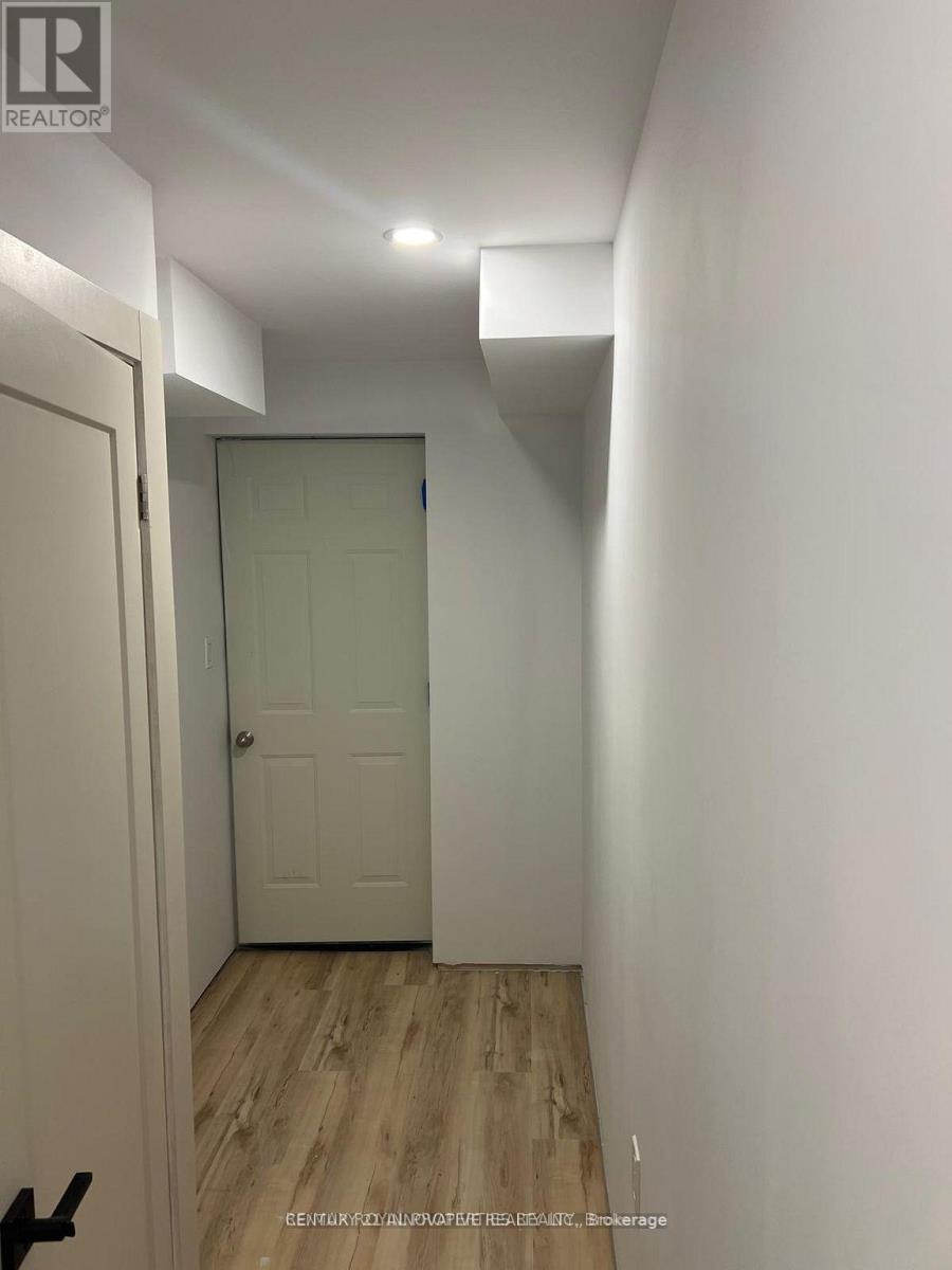 1042 Kingpeak Crescent, Pickering, Ontario  L1X 0H3 - Photo 25 - E12752322