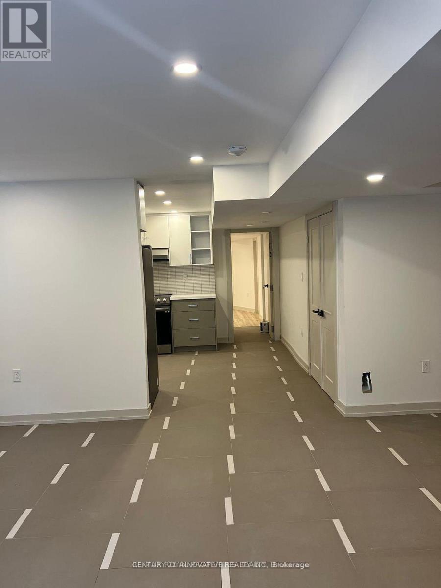 1042 Kingpeak Crescent, Pickering, Ontario  L1X 0H3 - Photo 3 - E12752322