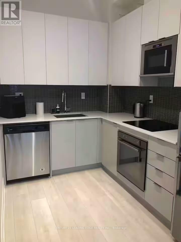 218 - 2916 Highway 7 Road W, Vaughan, Ontario  L4K 0K6 - Photo 3 - N12758650