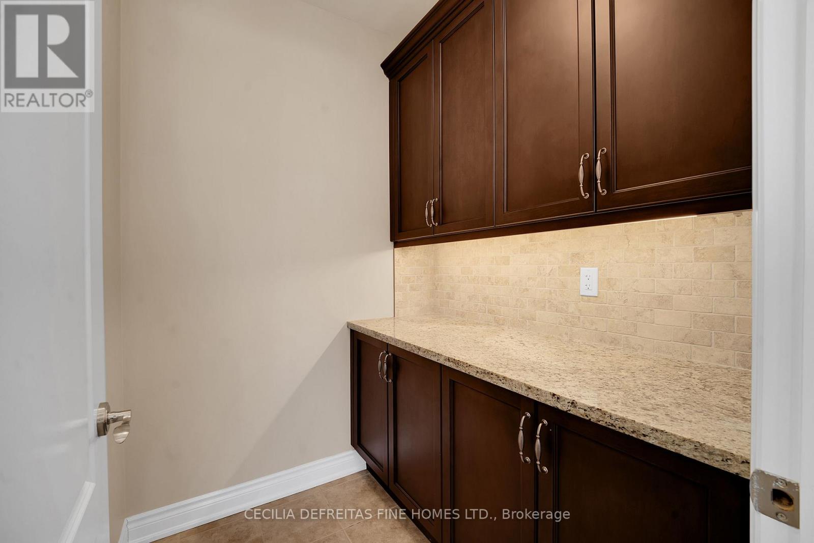 31 Munsie Drive, King, Ontario  L7B 0N8 - Photo 17 - N12758440