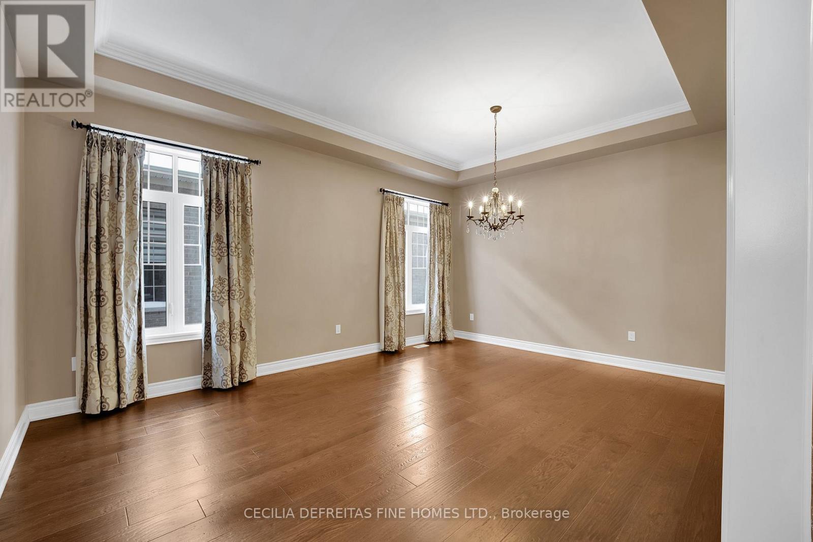 31 Munsie Drive, King, Ontario  L7B 0N8 - Photo 5 - N12758440