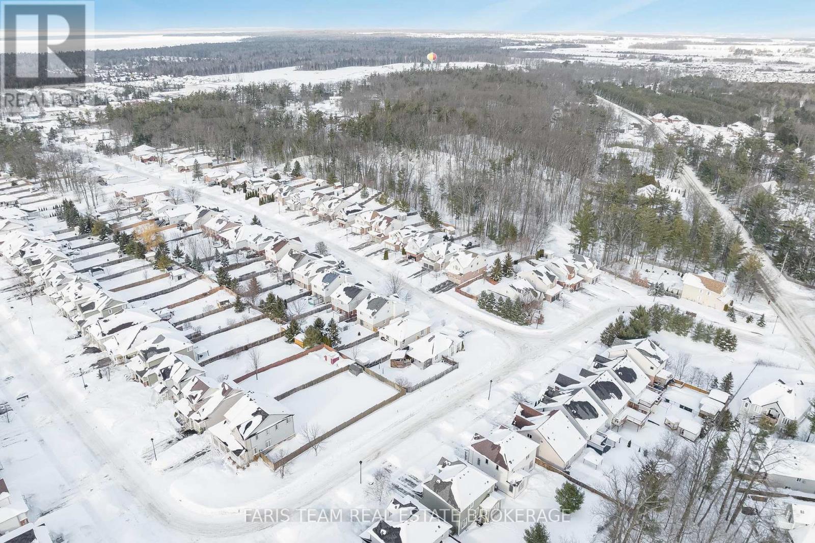 92 Wesley Avenue, Wasaga Beach, Ontario  L9Z 0B9 - Photo 28 - S12758518