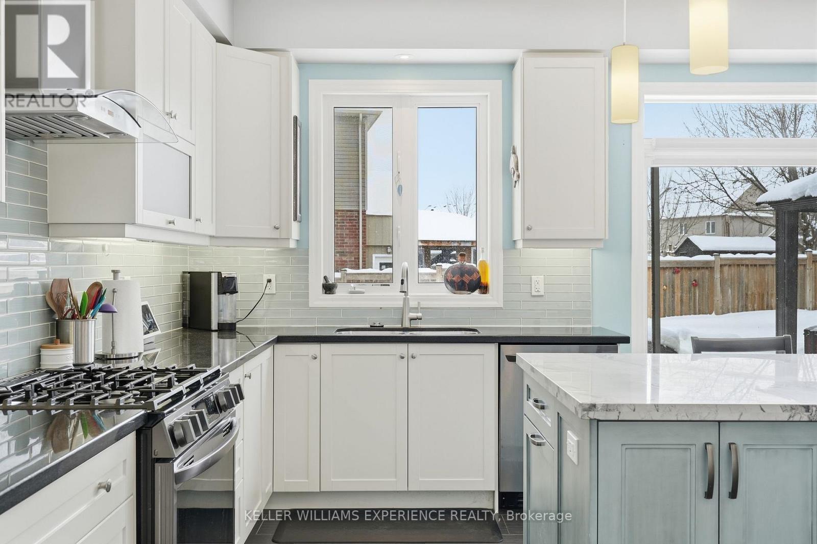 47 Mount Crescent, Essa (Angus), Ontario  L0M 1B5 - Photo 13 - N12758606