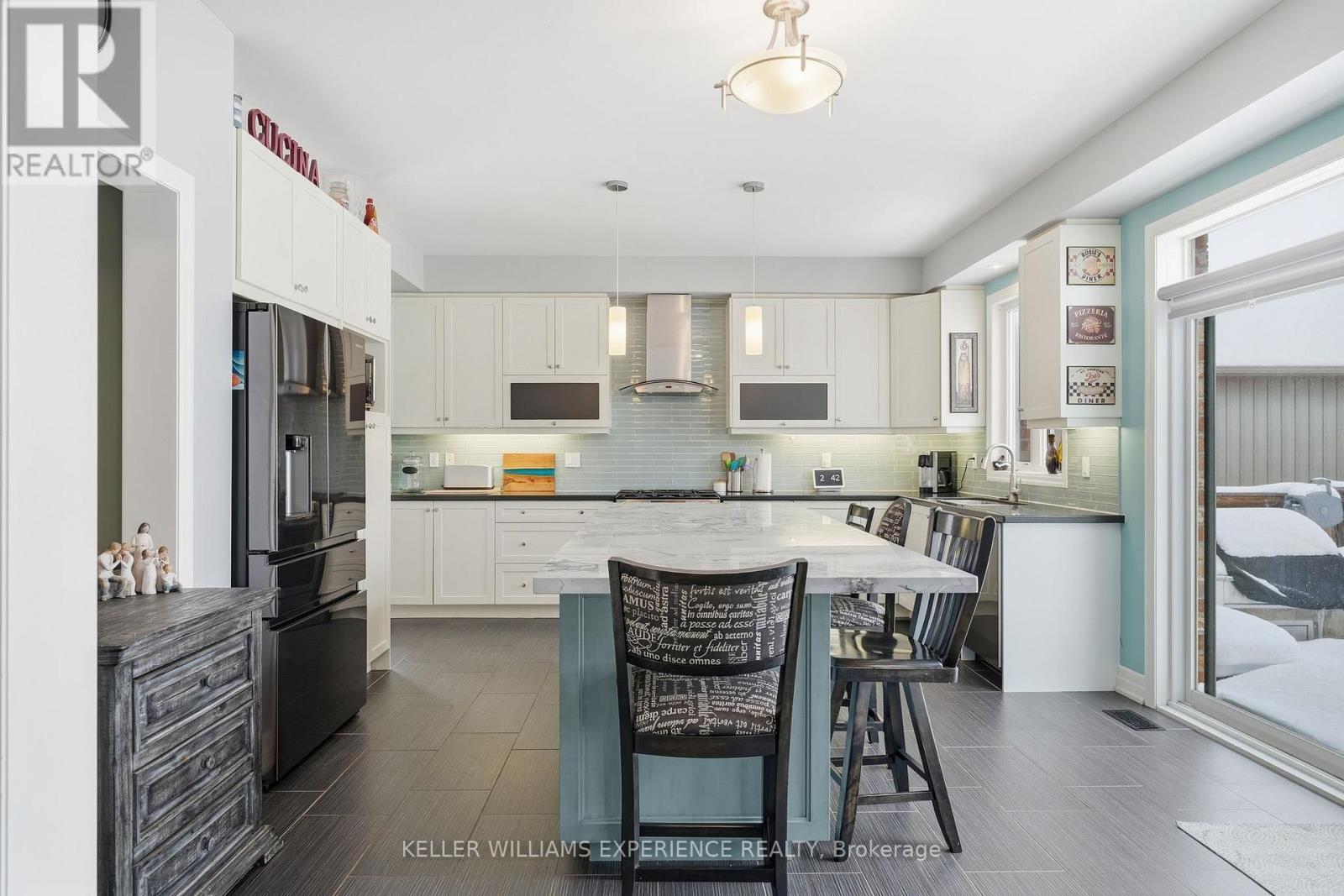 47 Mount Crescent, Essa (Angus), Ontario  L0M 1B5 - Photo 15 - N12758606