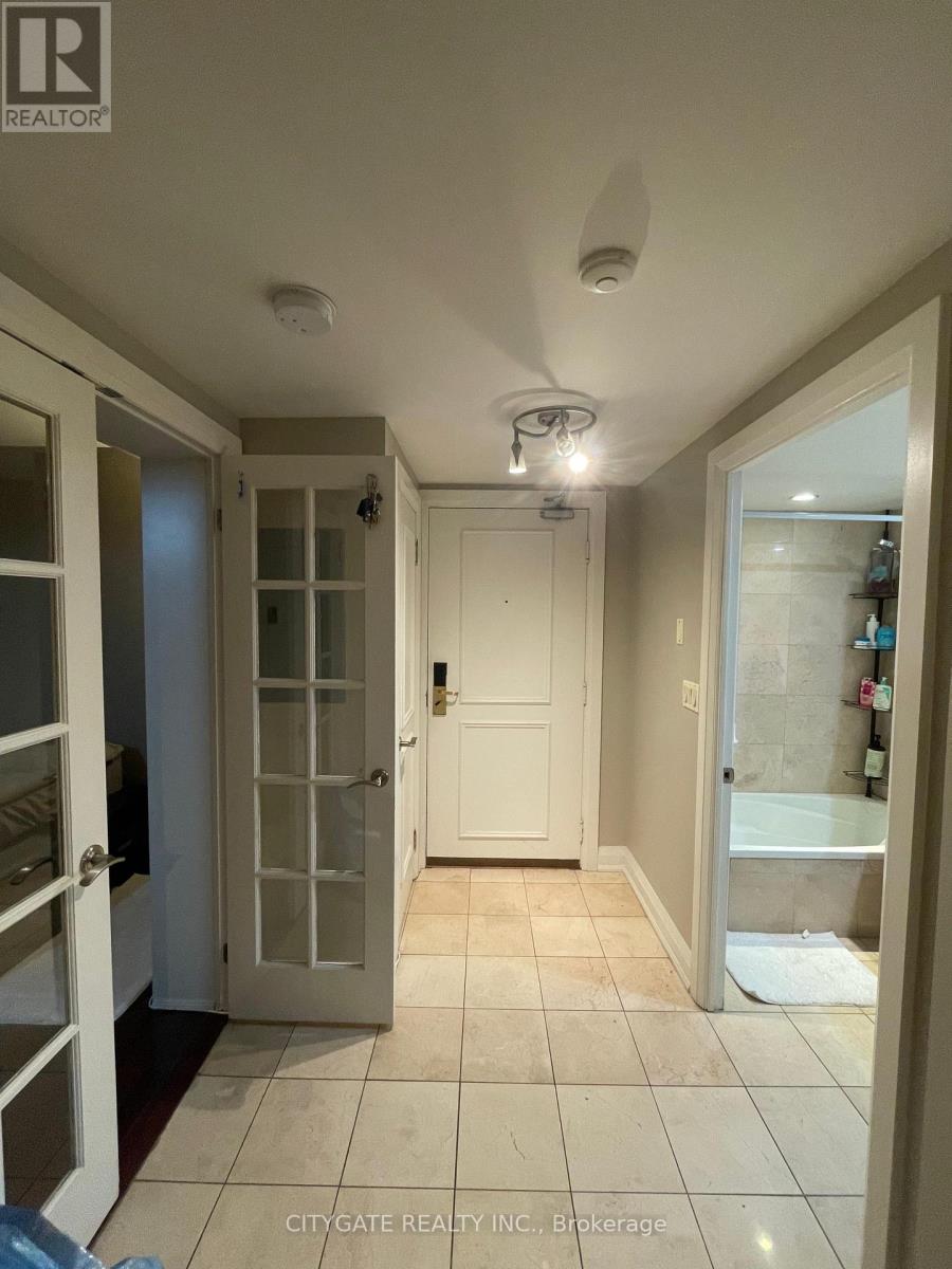 604 - 2737 Keele Street, Toronto, Ontario  M3M 2E9 - Photo 1 - W12758156