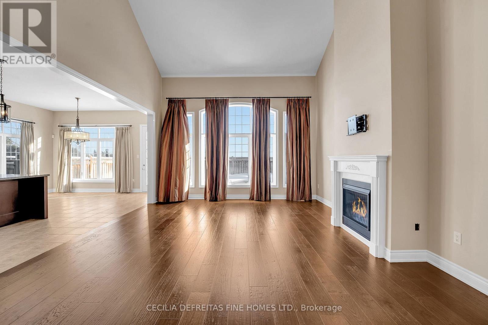 31 Munsie Drive, King, Ontario  L7B 0N8 - Photo 8 - N12758440