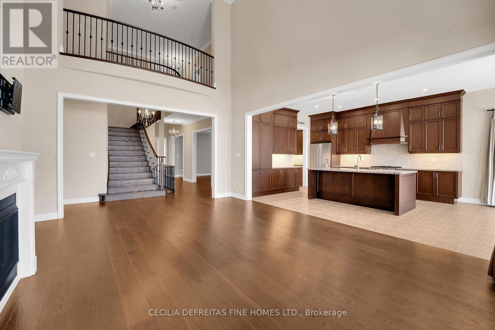 31 Munsie Drive, King, Ontario  L7B 0N8 - Photo 9 - N12758440