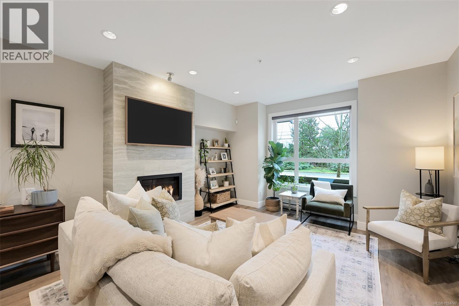 7864 Lochside Dr, Central Saanich, British Columbia  V8M 0B9 - Photo 3 - 1024747