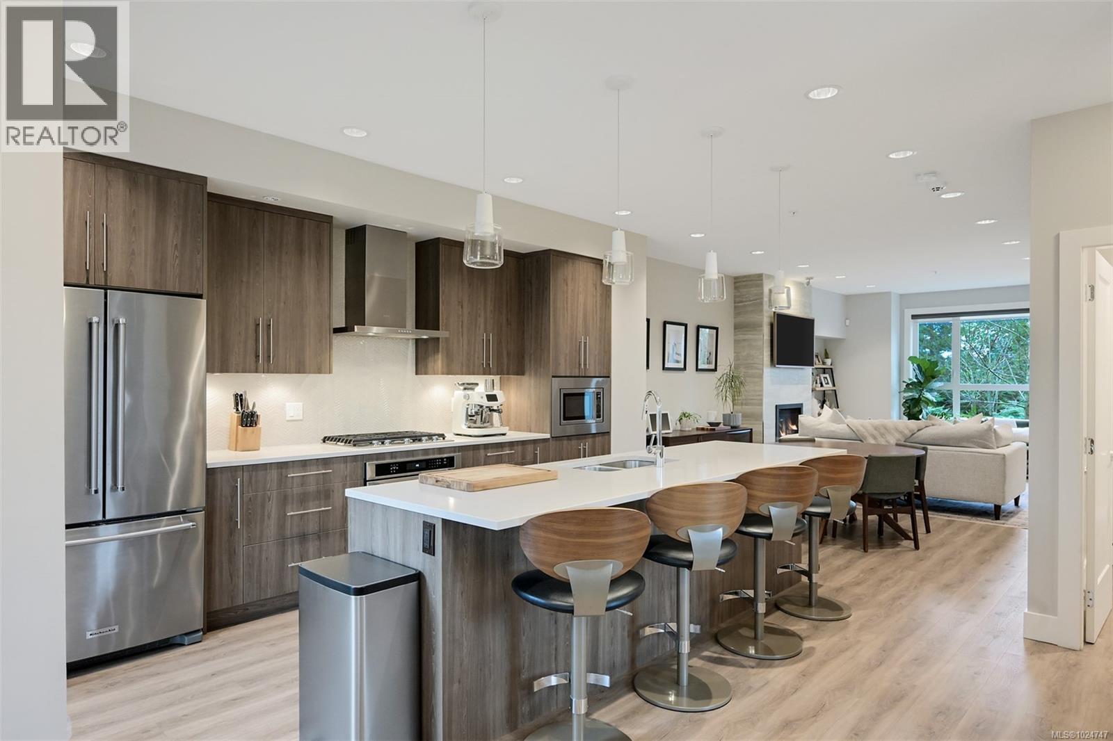 7864 Lochside Dr, Central Saanich, British Columbia  V8M 0B9 - Photo 7 - 1024747