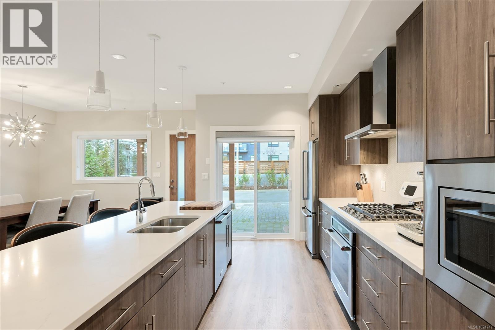 7864 Lochside Dr, Central Saanich, British Columbia  V8M 0B9 - Photo 8 - 1024747