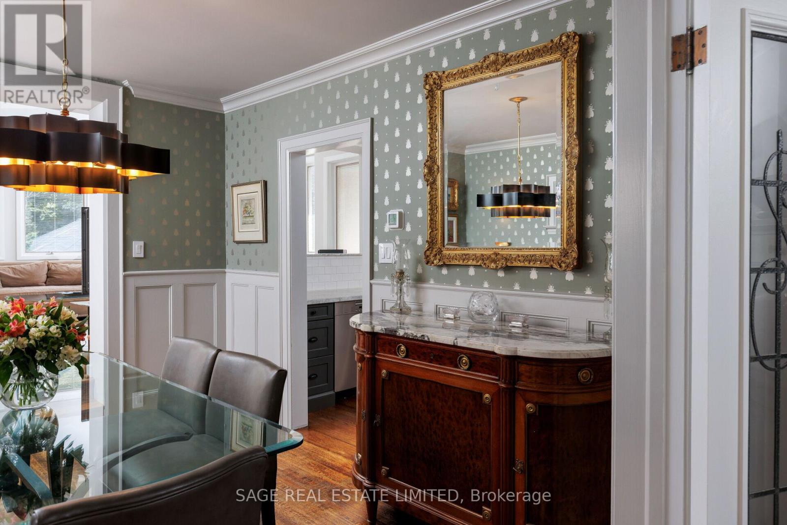 35 Grenview Boulevard N, Toronto, Ontario  M8X 2J9 - Photo 9 - W12758554