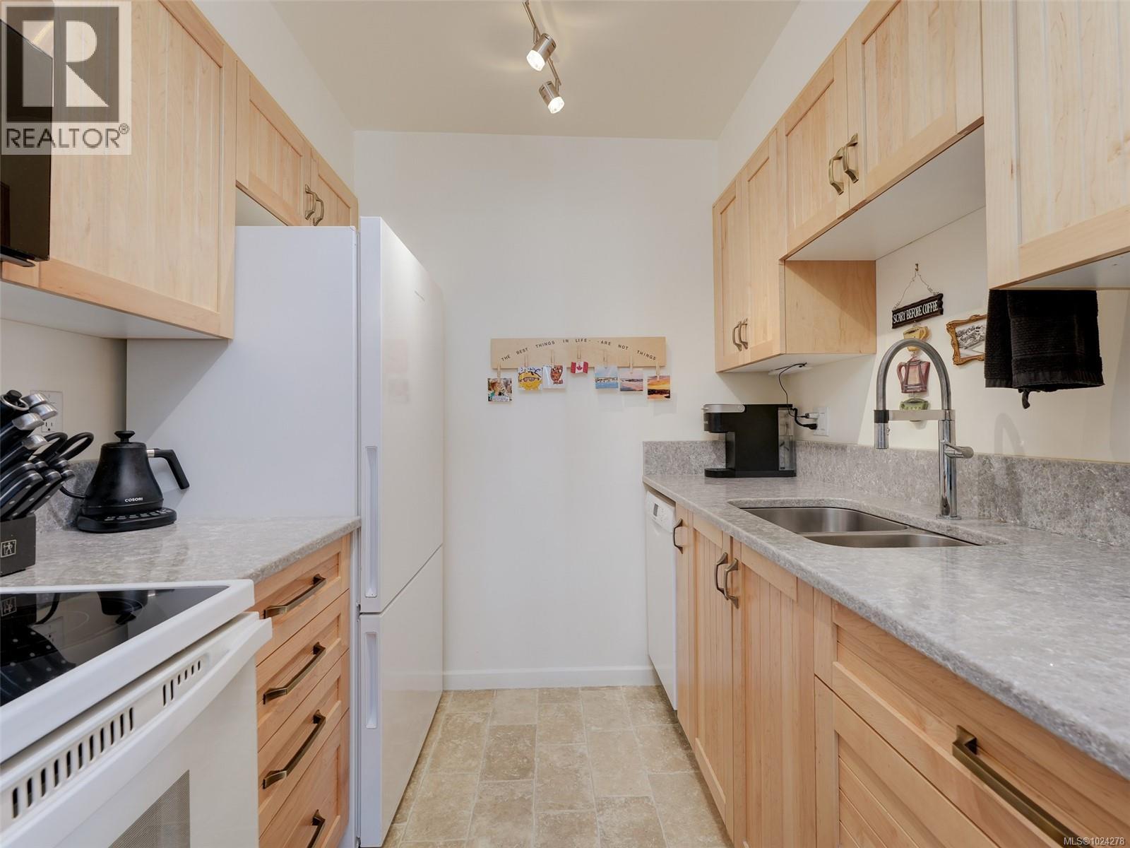 905 325 Maitland St, Victoria, British Columbia  V9A 7E9 - Photo 9 - 1024278