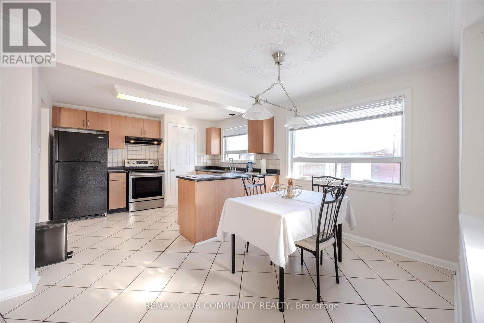 Upper - 18 Railway Street, Vaughan, Ontario  L6A 1P7 - Photo 16 - N12758670