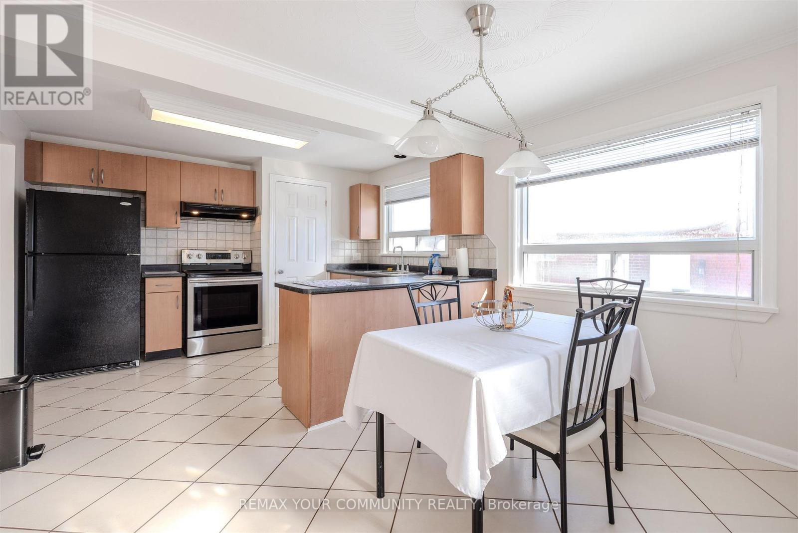 Upper - 18 Railway Street, Vaughan, Ontario  L6A 1P7 - Photo 17 - N12758670