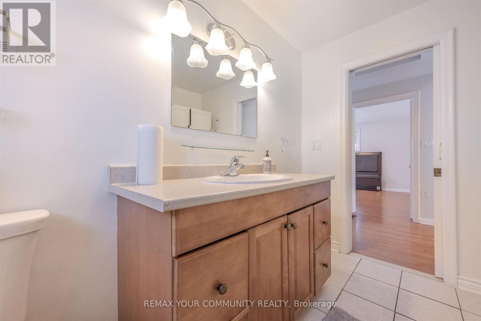 Upper - 18 Railway Street, Vaughan, Ontario  L6A 1P7 - Photo 35 - N12758670