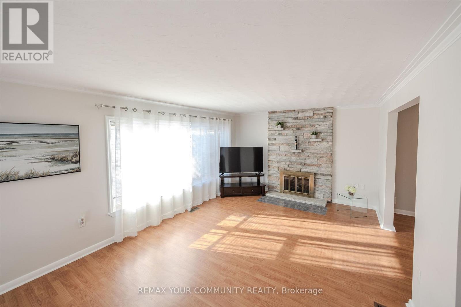 Upper - 18 Railway Street, Vaughan, Ontario  L6A 1P7 - Photo 4 - N12758670