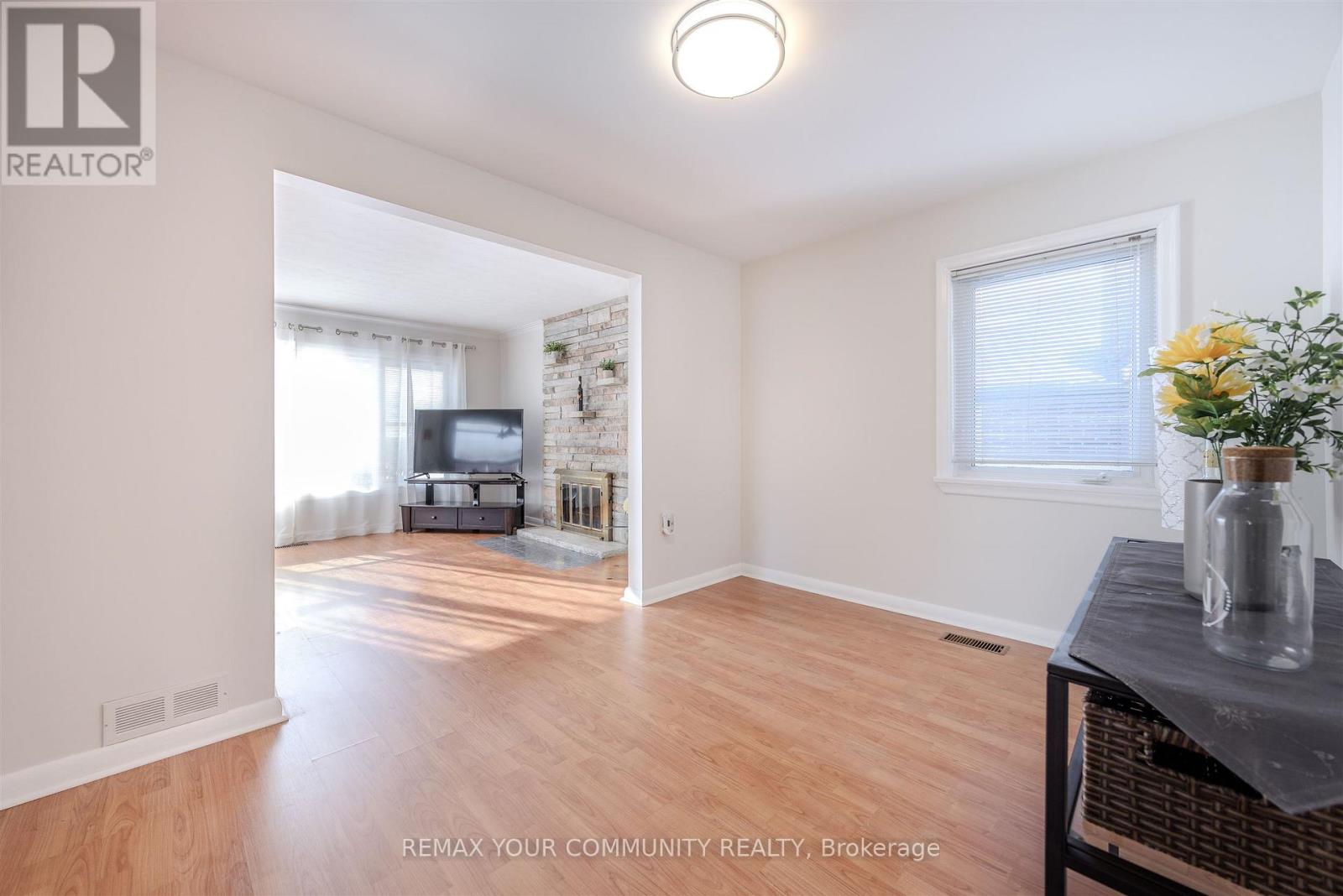 Upper - 18 Railway Street, Vaughan, Ontario  L6A 1P7 - Photo 14 - N12758670