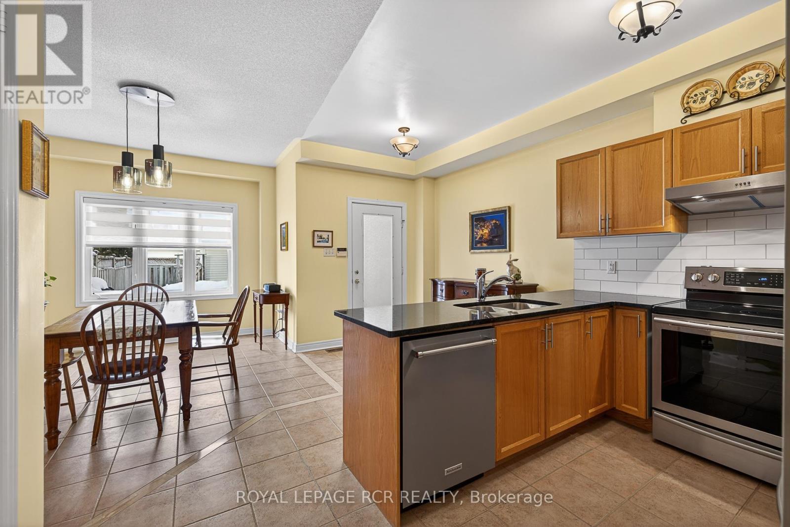 118 Riverlands Avenue, Markham, Ontario  L6B 1B6 - Photo 11 - N12758706