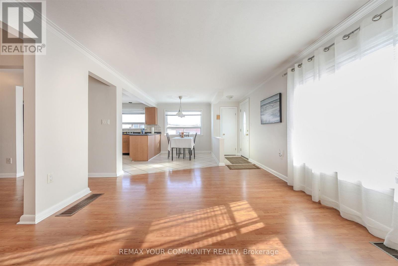 Upper - 18 Railway Street, Vaughan, Ontario  L6A 1P7 - Photo 8 - N12758670