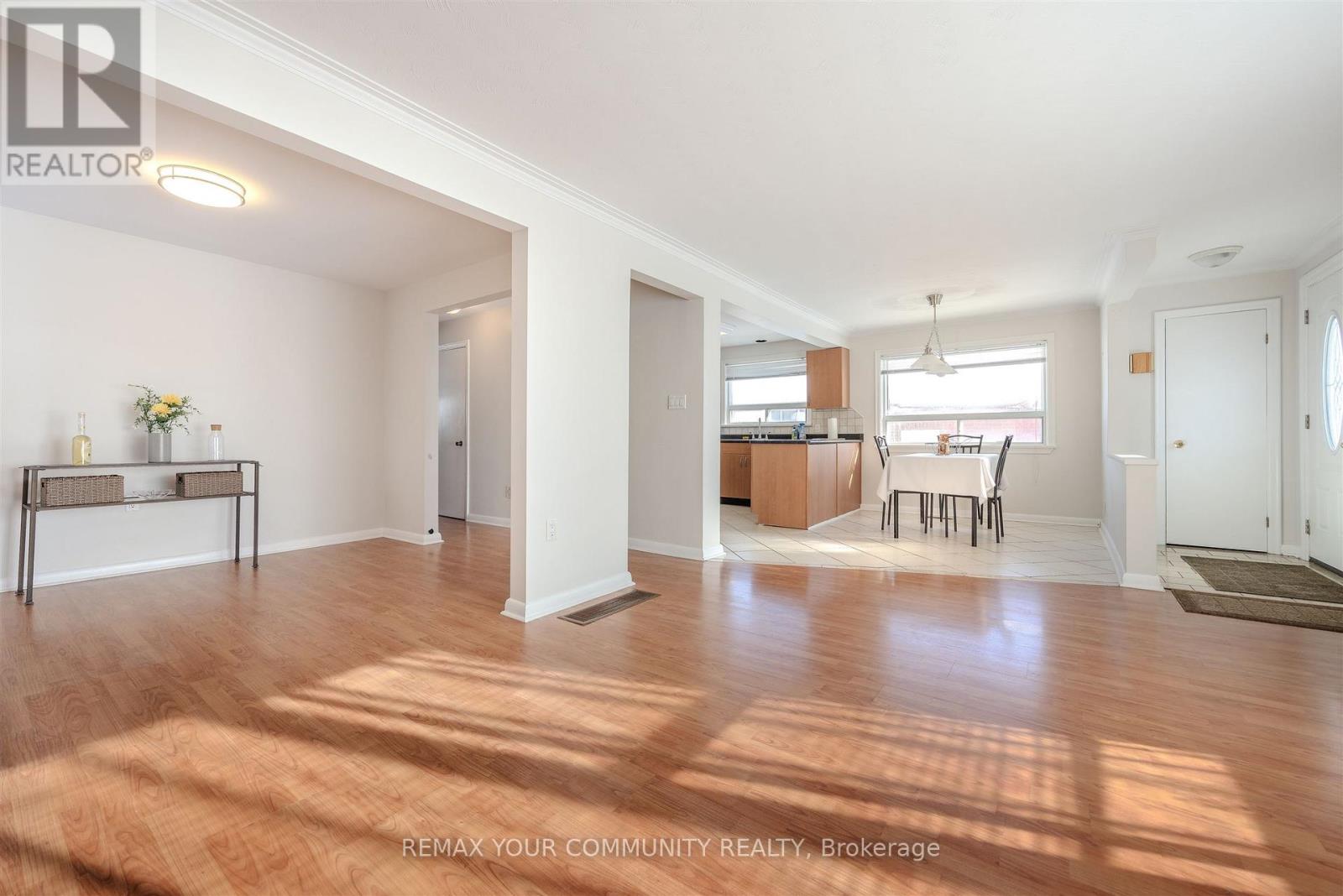 Upper - 18 Railway Street, Vaughan, Ontario  L6A 1P7 - Photo 9 - N12758670