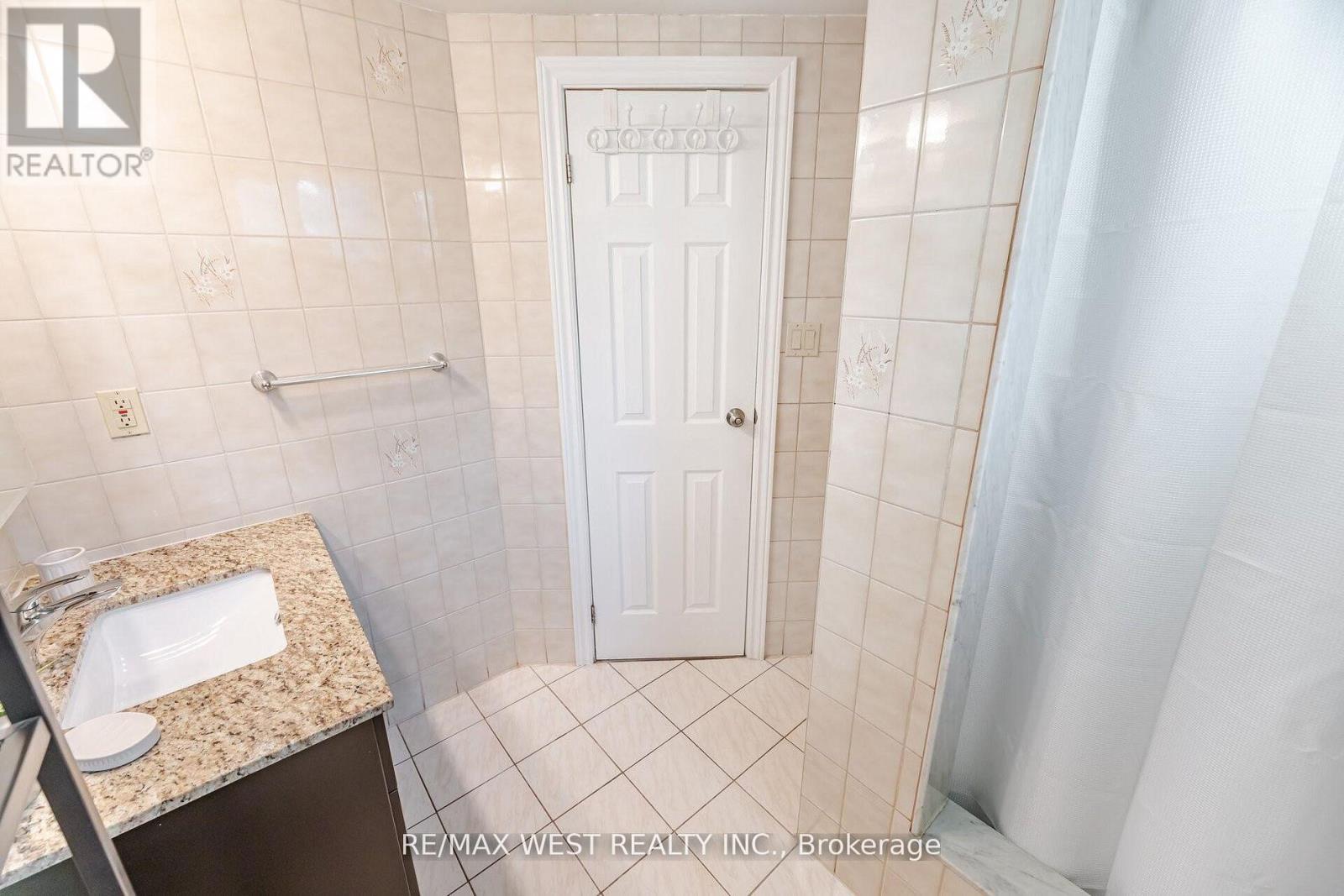 17 Malcolm Crescent, Brampton, Ontario  L6S 3C7 - Photo 26 - W12679760