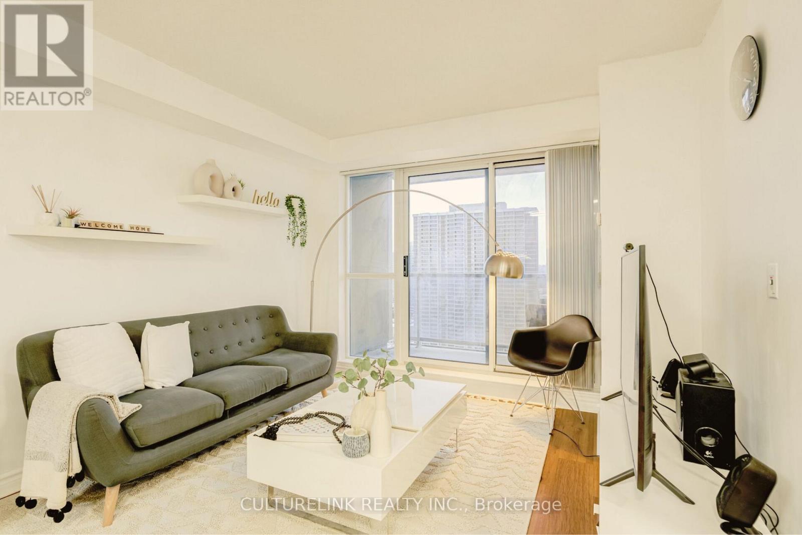 2209 - 5 Michael Power Place, Toronto, Ontario  M9A 0A3 - Photo 2 - W12671238