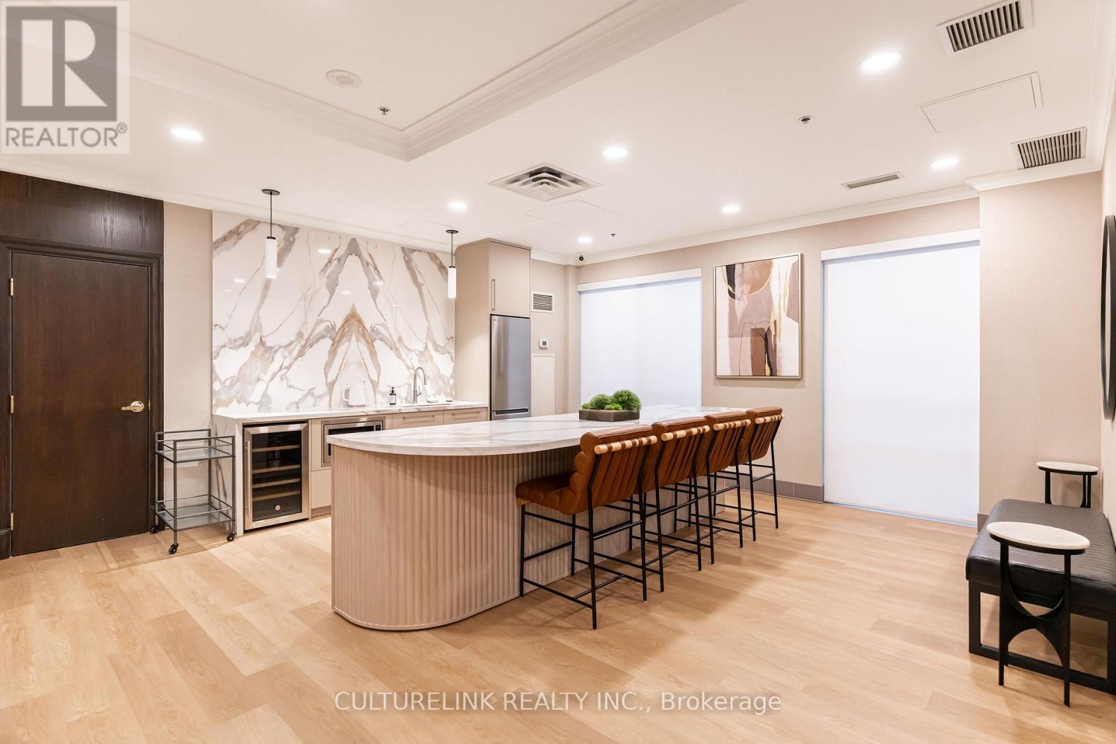 2209 - 5 Michael Power Place, Toronto, Ontario  M9A 0A3 - Photo 9 - W12671238