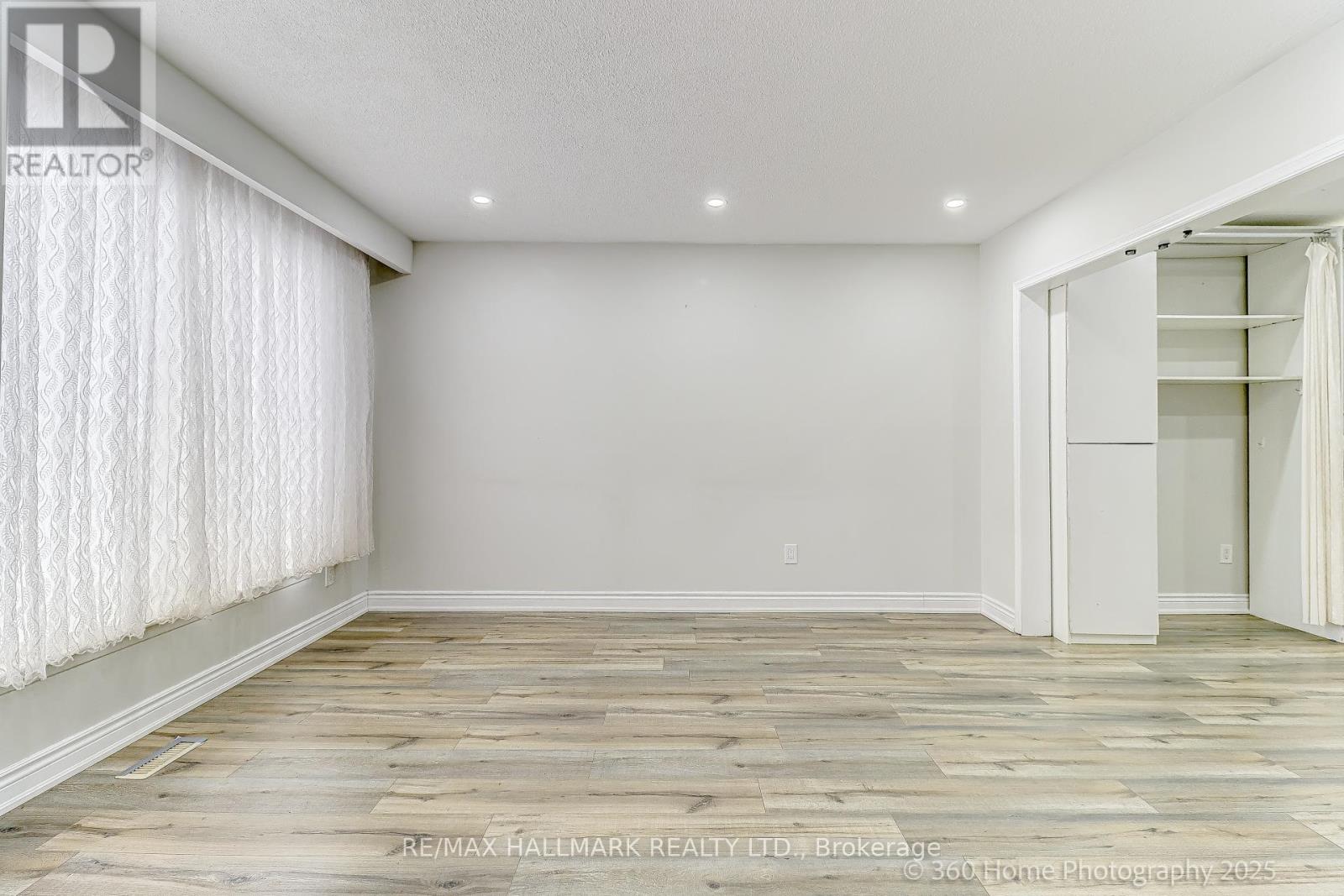 7 Grenadier Road, Brampton, Ontario  L6S 1T5 - Photo 4 - W12747406