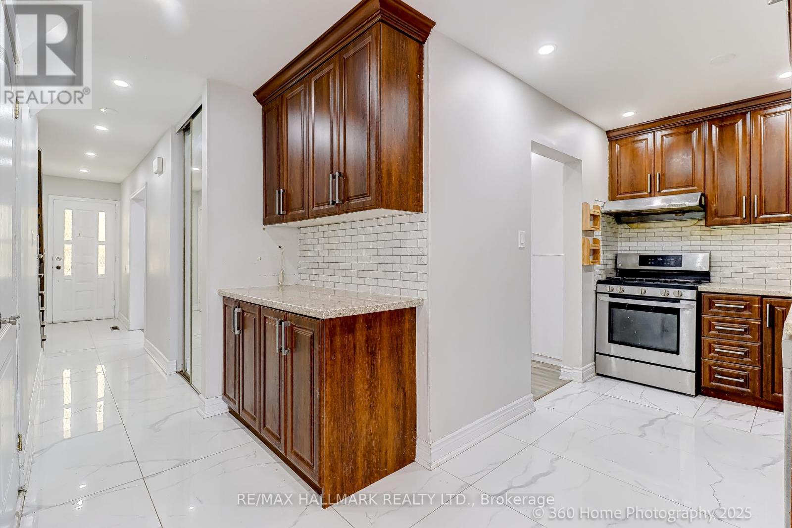 7 Grenadier Road, Brampton, Ontario  L6S 1T5 - Photo 13 - W12747406