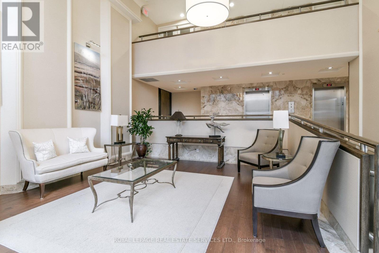 306 - 2180 Marine Drive, Oakville, Ontario  L6L 5V2 - Photo 3 - W12753520