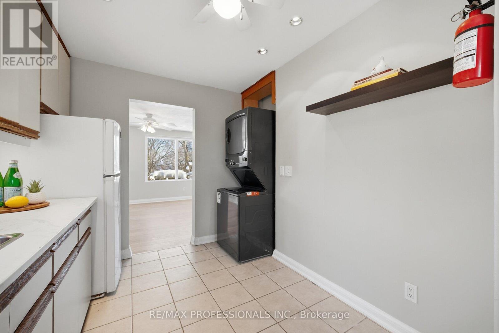 318 Park Lawn Road, Toronto, Ontario  M8Y 3K2 - Photo 14 - W12758692