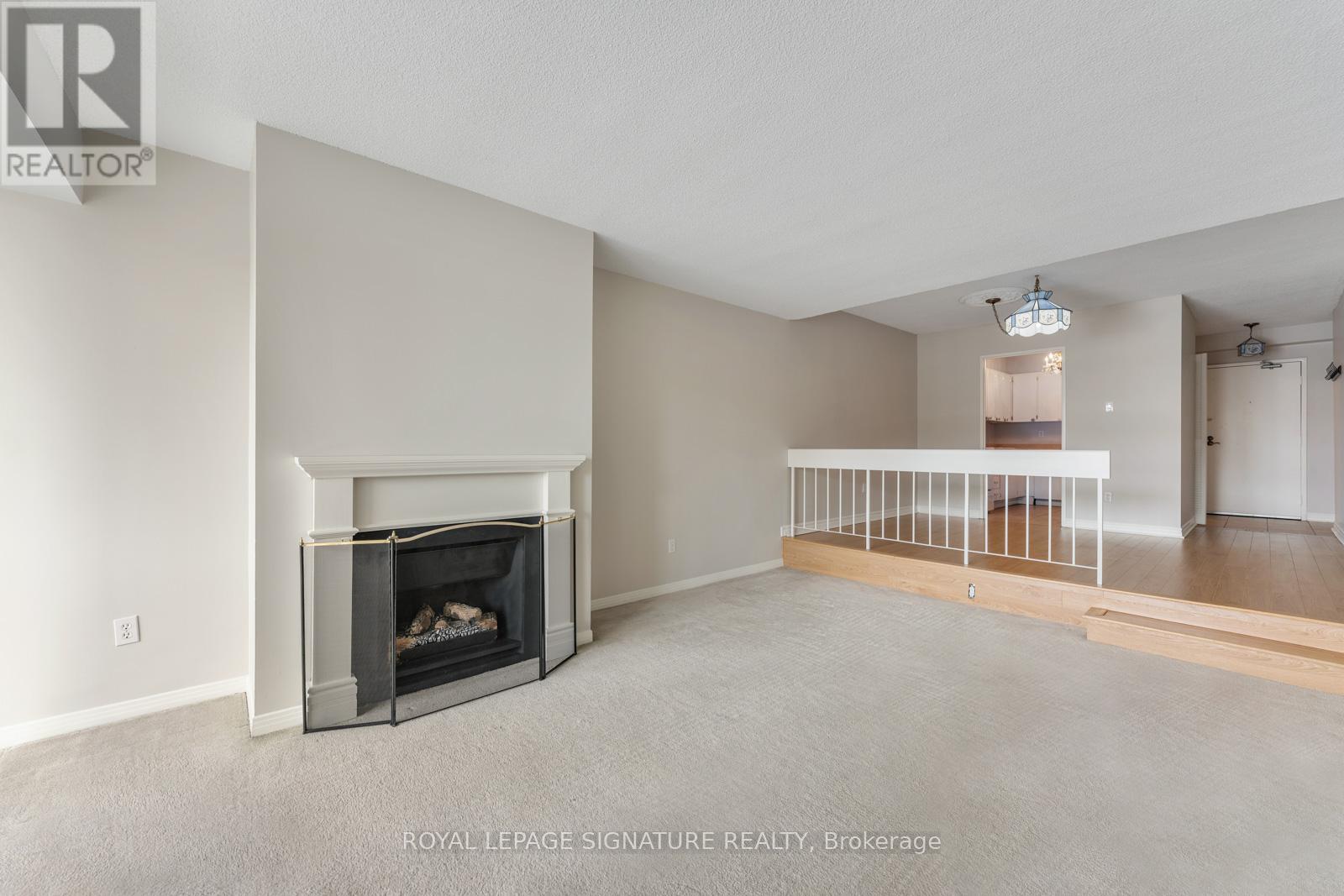 1503 - 1359 White Oaks Boulevard, Oakville, Ontario  L6H 2R8 - Photo 3 - W12758656