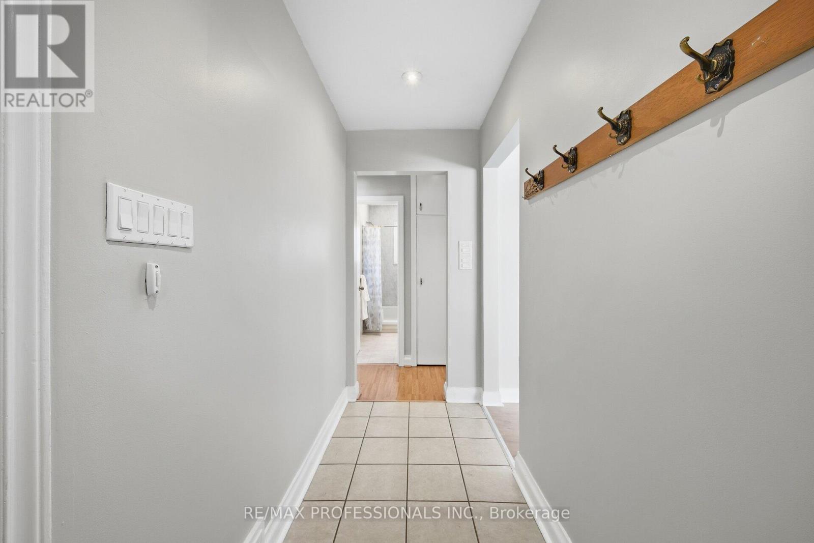 318 Park Lawn Road, Toronto, Ontario  M8Y 3K2 - Photo 7 - W12758692