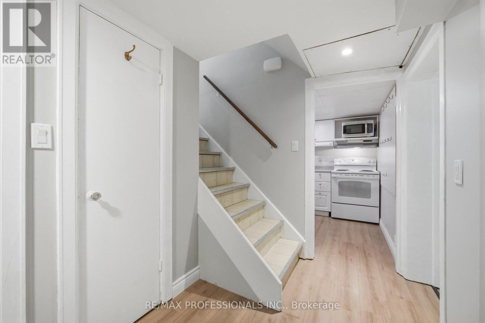 318 Park Lawn Road, Toronto, Ontario  M8Y 3K2 - Photo 20 - W12758692