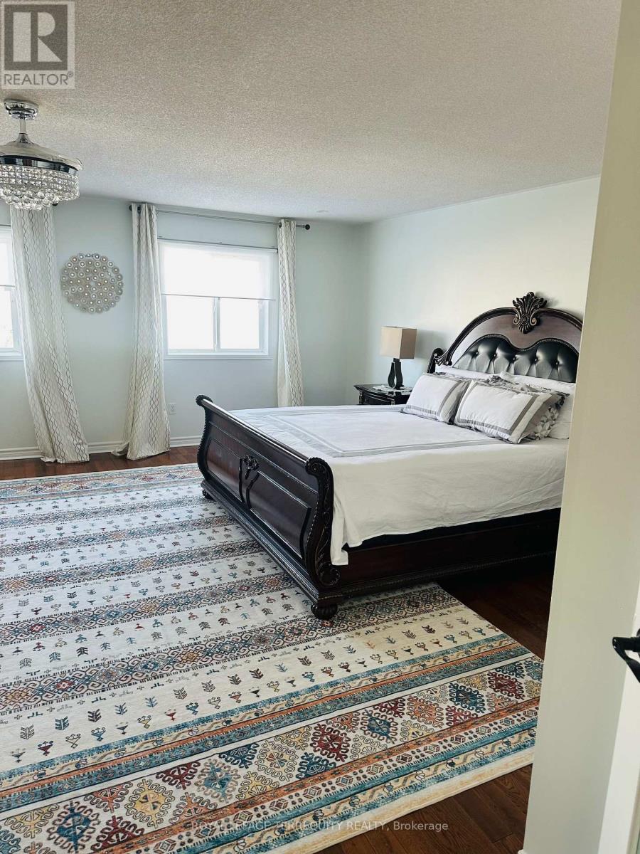 8 Shallimar Court, Brampton, Ontario  L6X 4N2 - Photo 7 - W12758728