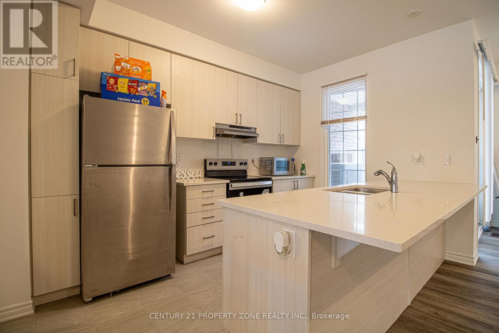 32 Bellasera Way, Caledon, Ontario  L7C 1Z9 - Photo 8 - W12758752