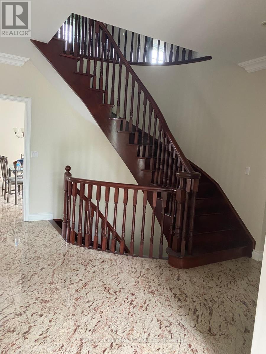 226 Elmwood Road, Oakville, Ontario  L6K 2B1 - Photo 10 - W12746628