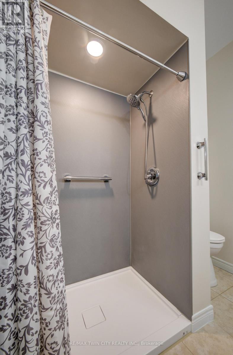 15 - 34 Livingston Boulevard, Wilmot, Ontario  N3A 4M7 - Photo 20 - X12606350