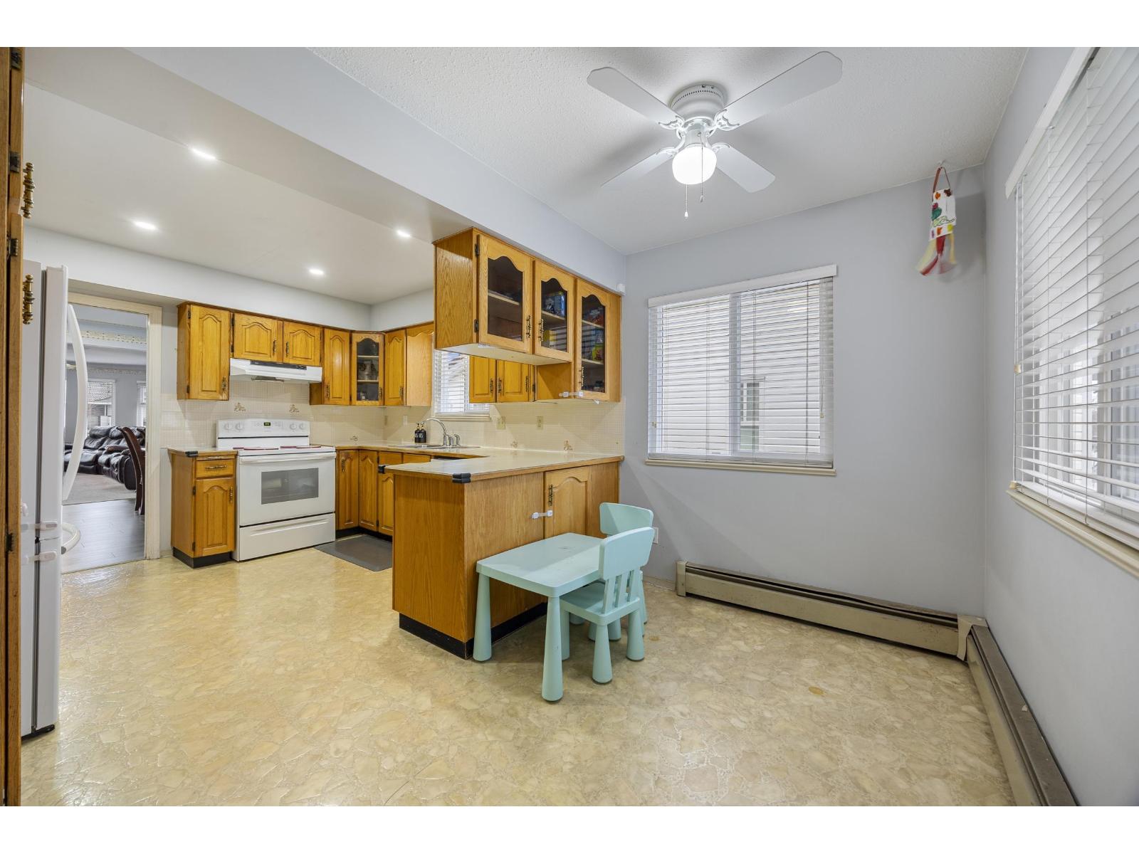 12460 90a Avenue, Surrey, British Columbia  V3V 6T3 - Photo 11 - R3086682