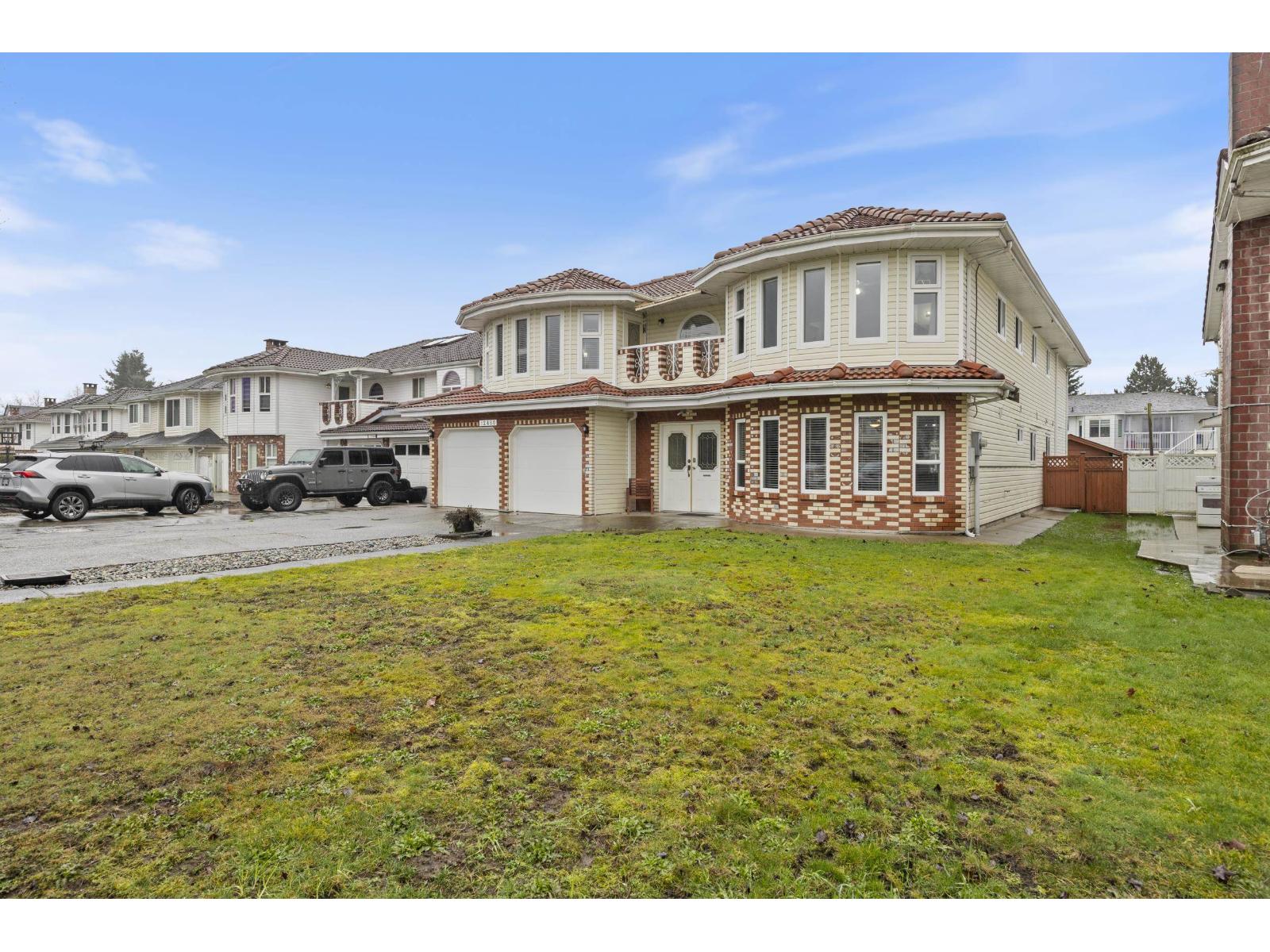 12460 90a Avenue, Surrey, British Columbia  V3V 6T3 - Photo 3 - R3086682