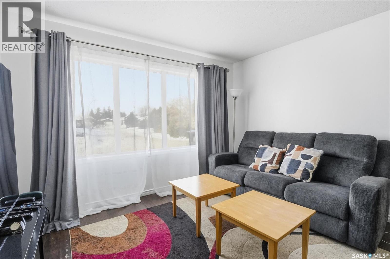 118-120 Barber Crescent, Saskatoon, Saskatchewan  S7M 5M7 - Photo 5 - SK027951