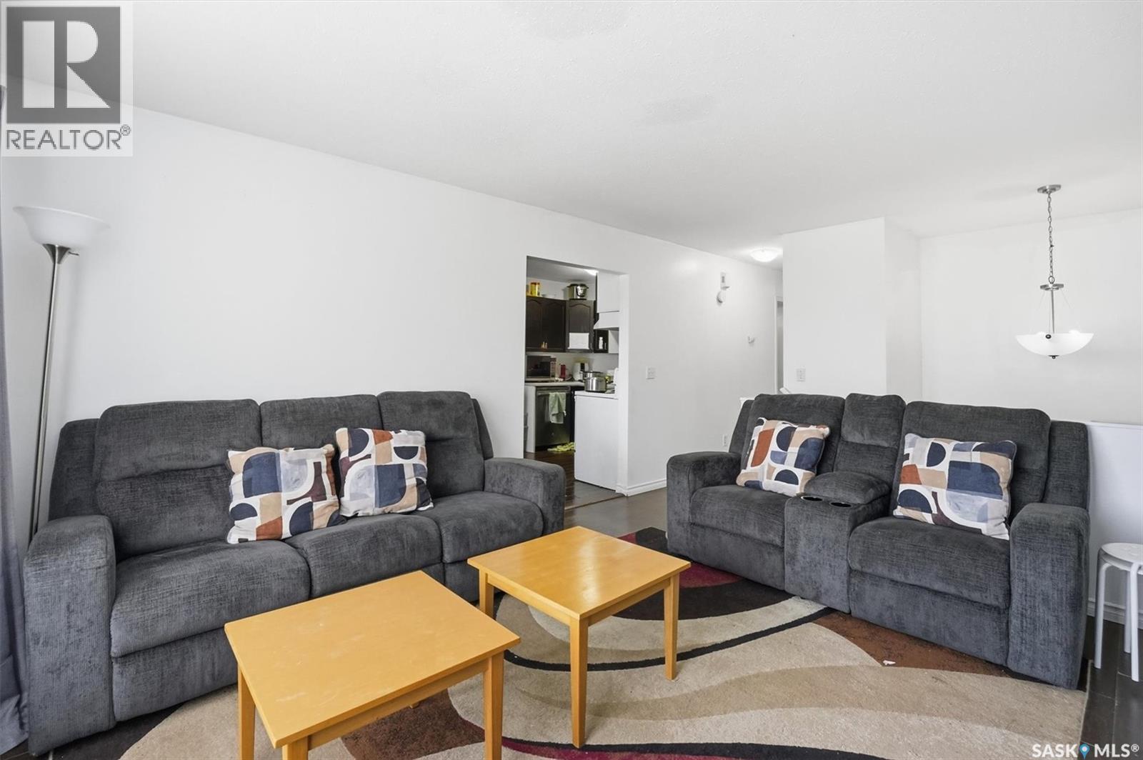 118-120 Barber Crescent, Saskatoon, Saskatchewan  S7M 5M7 - Photo 6 - SK027951