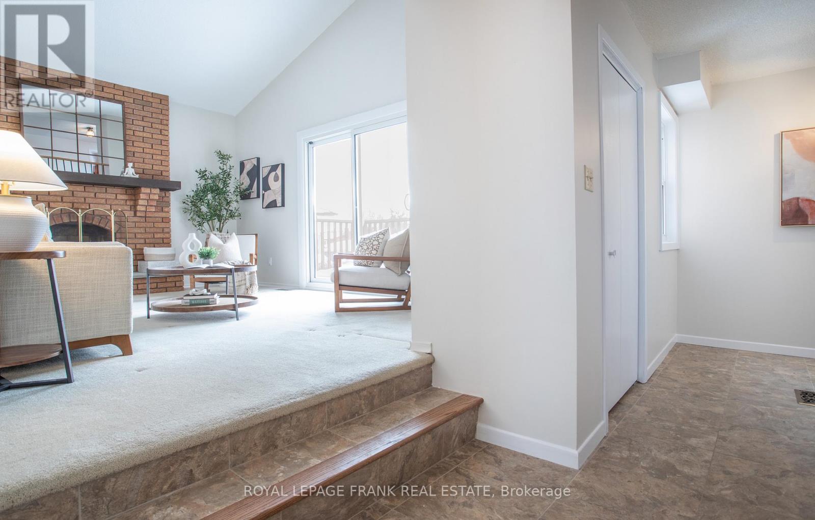 1982 Valley Farm Road, Pickering, Ontario  L1V 1X8 - Photo 7 - E12757640