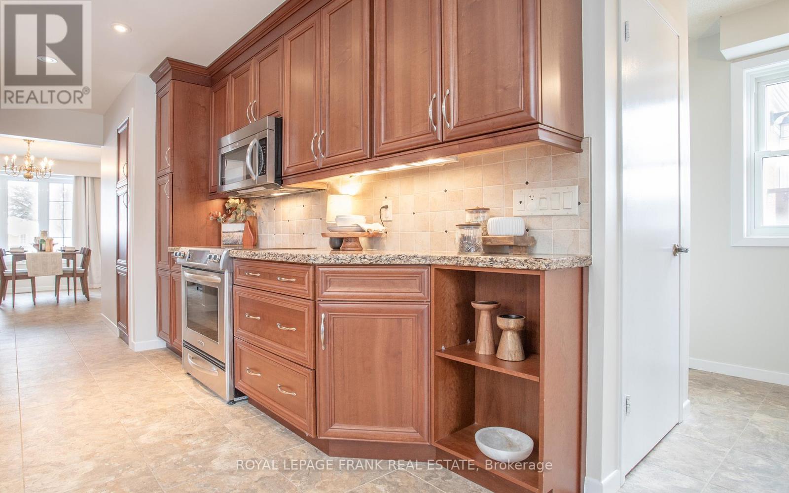 1982 Valley Farm Road, Pickering, Ontario  L1V 1X8 - Photo 11 - E12757640