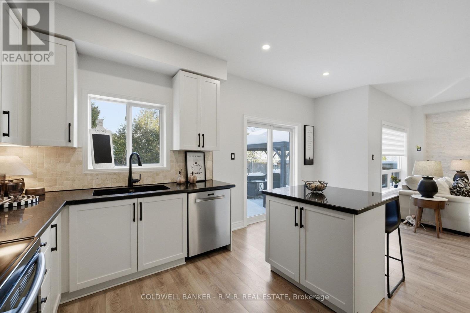 82 Vipond Road, Whitby, Ontario  L1M 2P2 - Photo 6 - E12757860