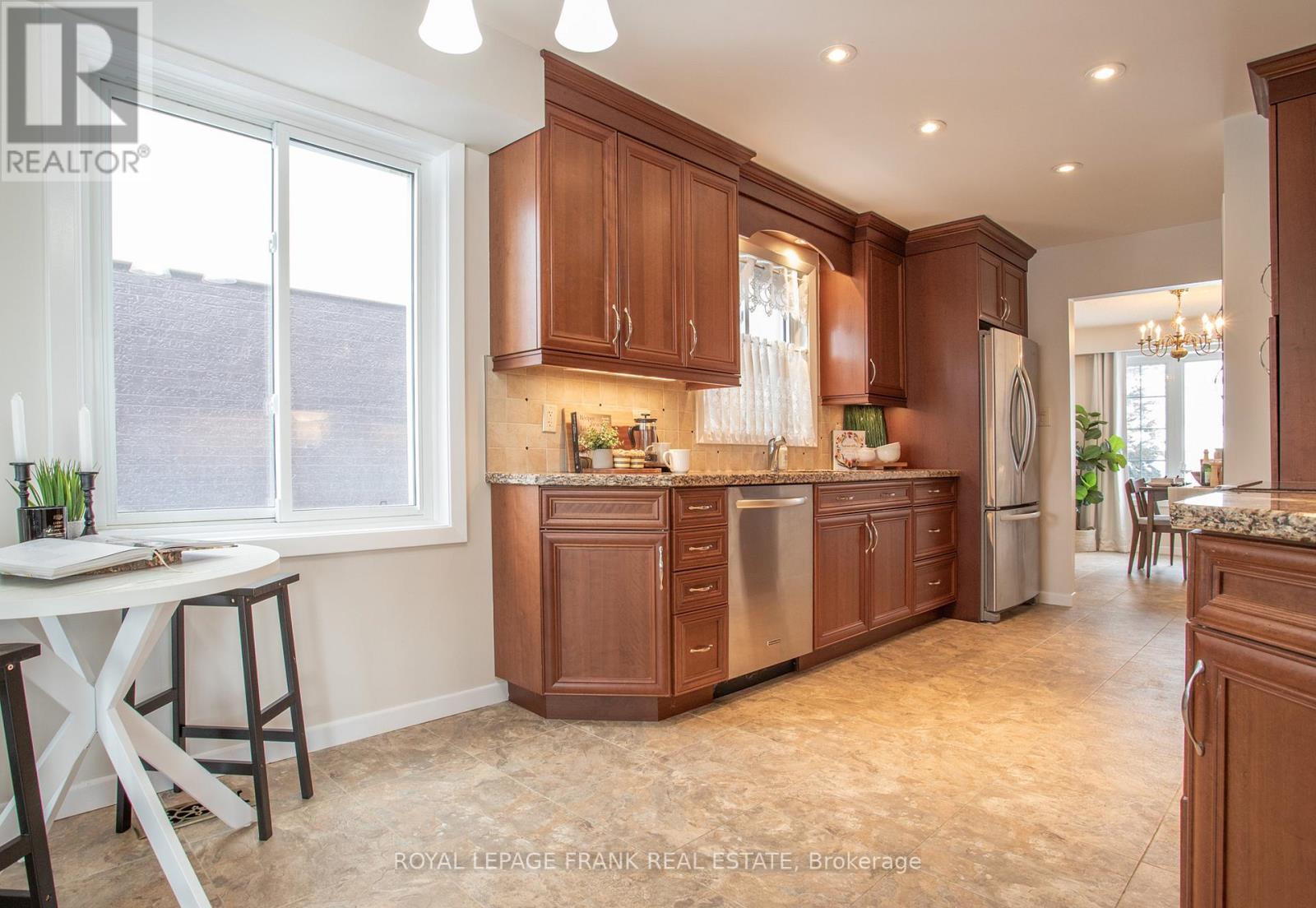 1982 Valley Farm Road, Pickering, Ontario  L1V 1X8 - Photo 12 - E12757640