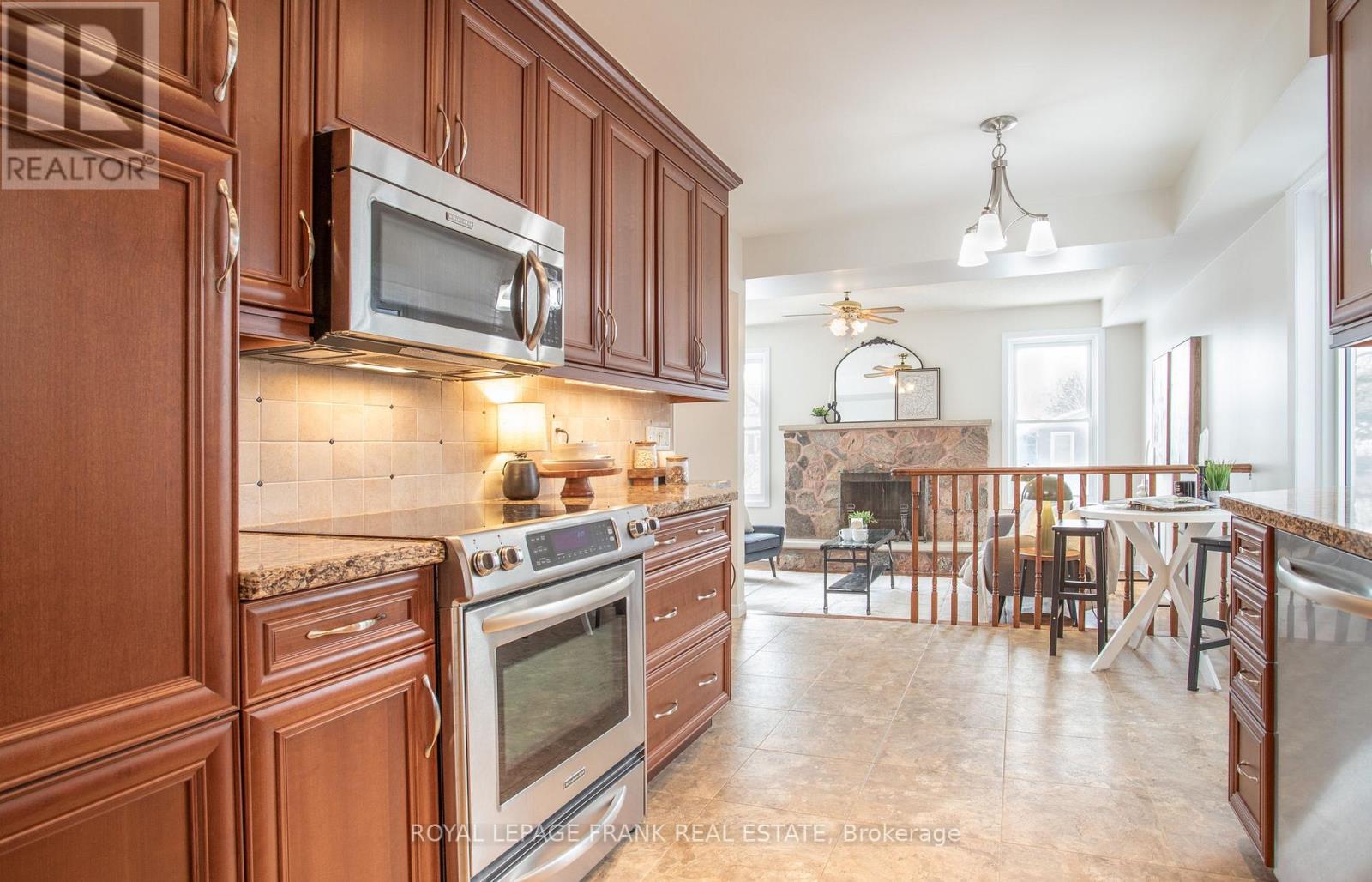 1982 Valley Farm Road, Pickering, Ontario  L1V 1X8 - Photo 13 - E12757640